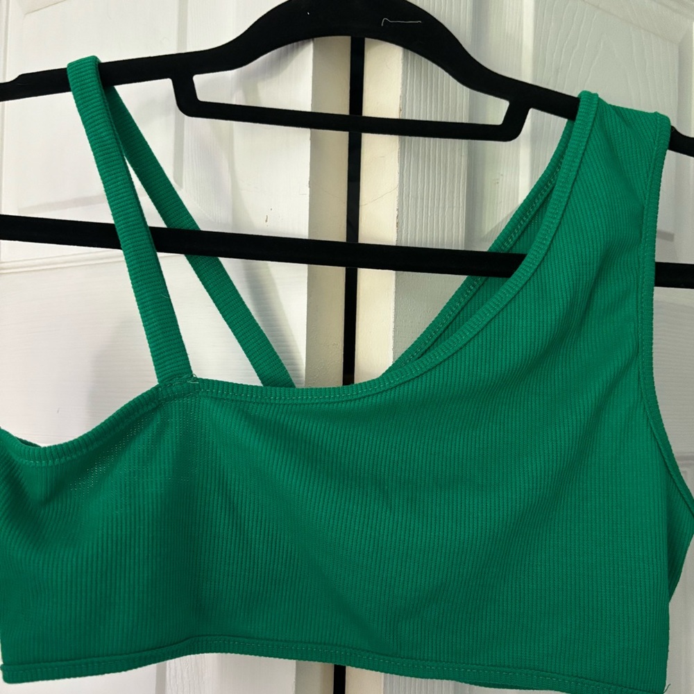NWOT green crop top - Picture 2 of 4